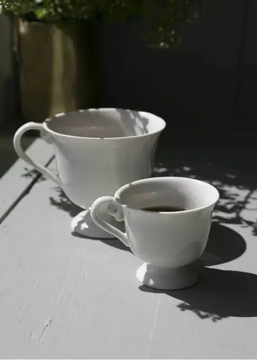 Cosi Store • Tasse à Thé sur Pied (Alix D. Reynis)